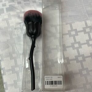 New in box. Rose face beauty blender